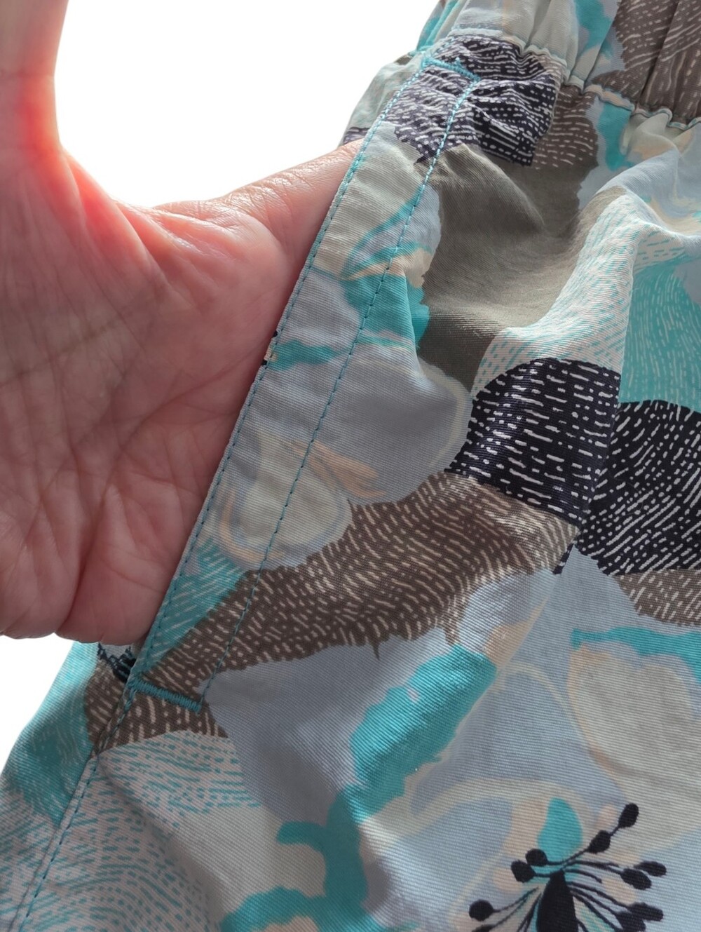 Patagonia Women's Barely Baggies In Hibiscus Turquoise Field Print Size Small - Picture 5 of 12